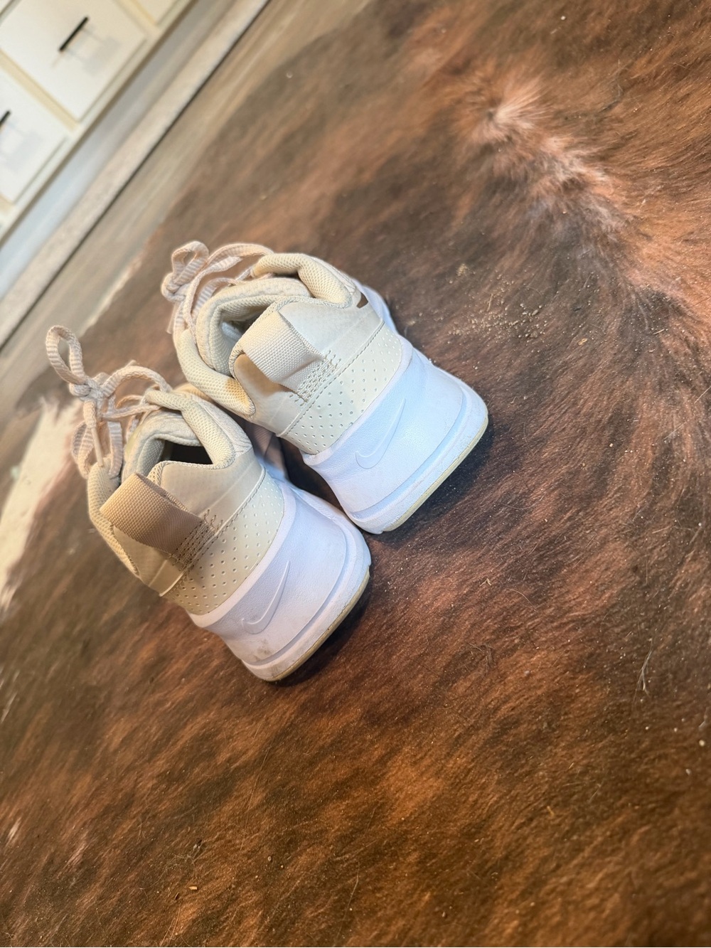 Nike Beige and White Casual Running Sneakers - Picture 2 of 3